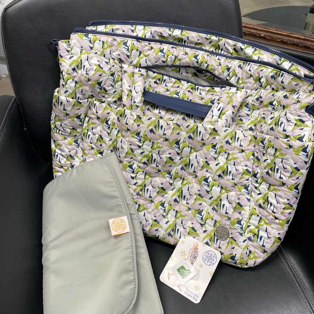 Mattie‎ tote diaper bag - Picture 2 of 4